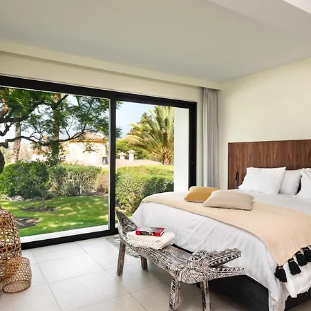 Great House With Private Swimming Pool Near Puerto Banus *